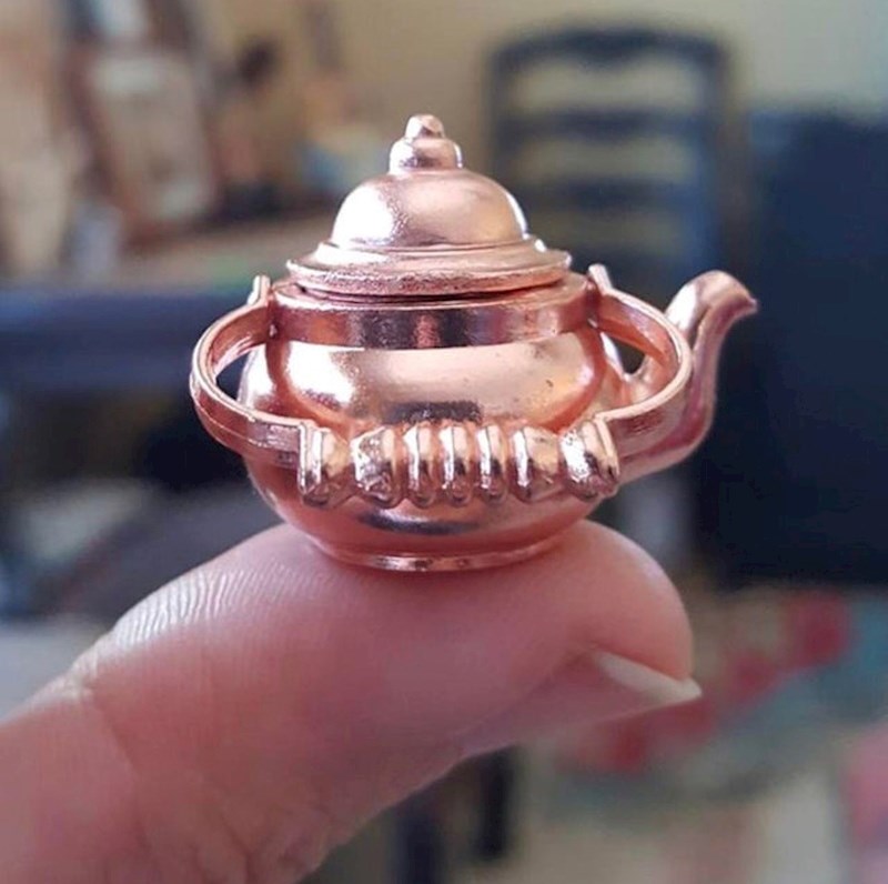 "Mama je naručila čajnik, a dobila je ovu figuricu za lutke..."