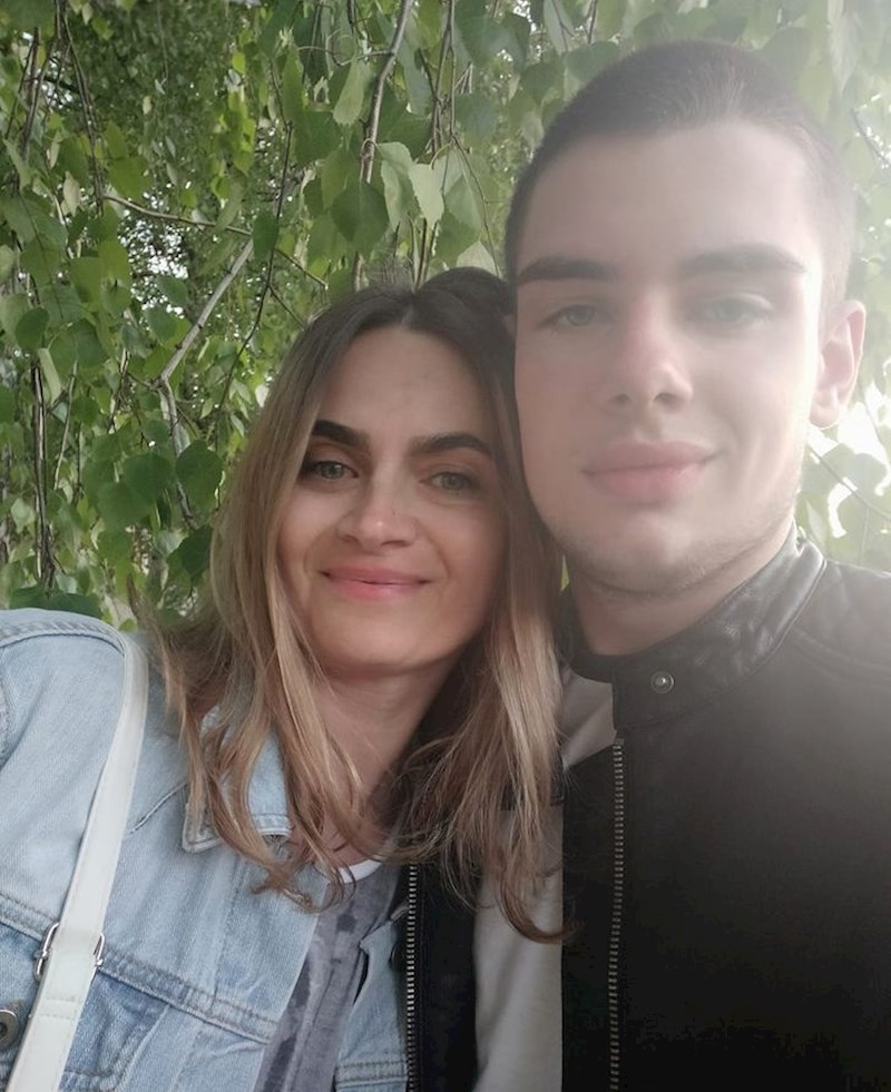 "Moja mama ima 50 godina, ja imam 17"