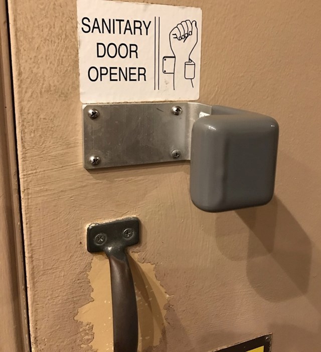 Otvaranje vrata na higijenski način