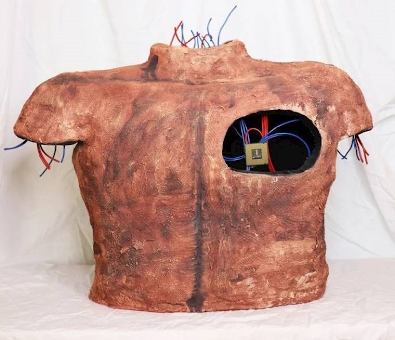 Instalacija koja pokazuje koliko je moderni čovjek vezan za tehnologiju