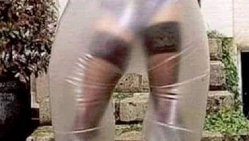 Ova žena odlučila je šokirati sve oko sebe svojim izborom zaštitnog odijela