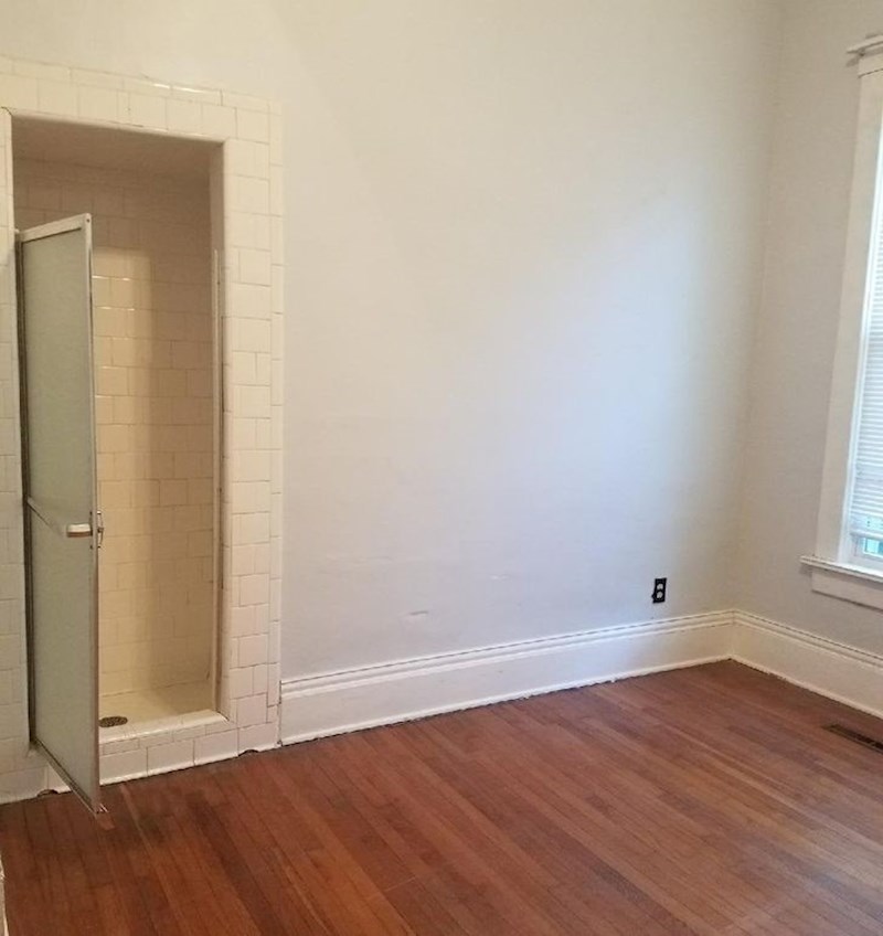 Otkrili su da imaju kupaonicu u dnevnoj sobi