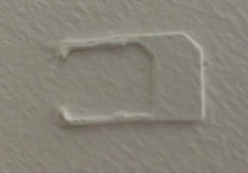 "Ovu SIM karticu pronašao sam na stropu moje nove kuće"