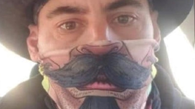 Zaposlenica banke rekla mu je da makne masku, kada je to učinio nije se mogla prestati smijati