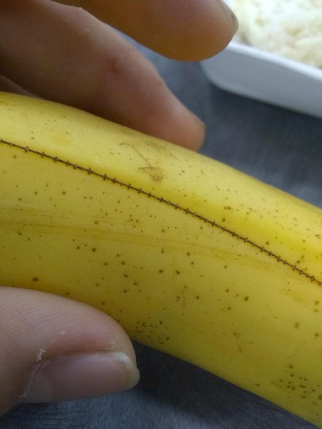 Banana izgleda kao da ima šavove