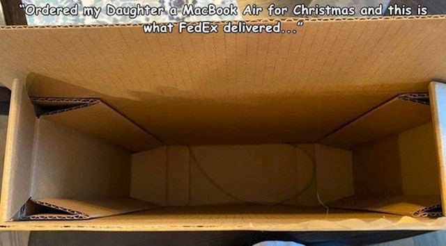 "Kćeri sam naruočio MacBook Air za Božić. Ovo su dostavili"