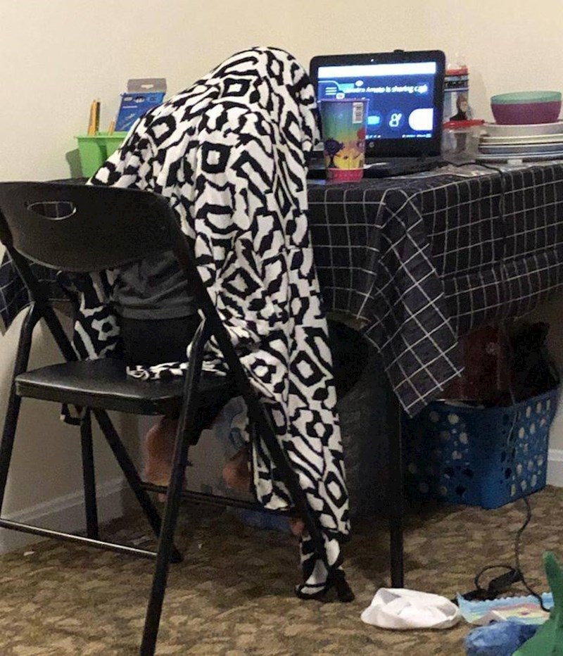 "Skriva mobitel od mene za vrijeme trajanja online nastave..."