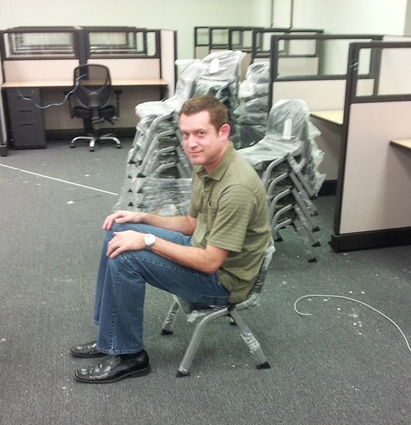 "Šef je naručio ove stolice za sobu za odmor..."