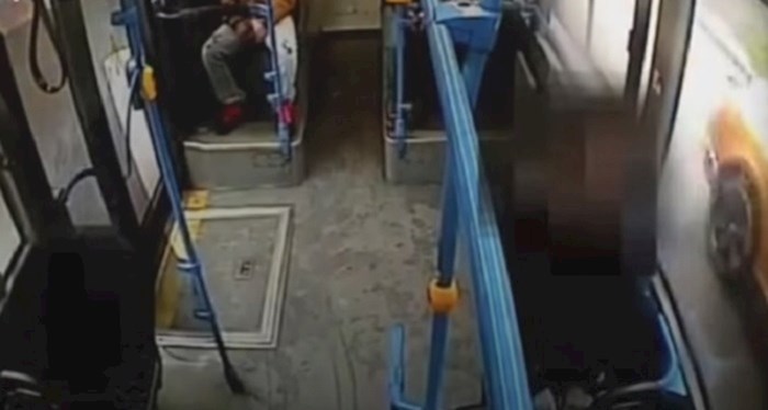 Scena iz busa u Budimpešti ledi krv u žilama, čovjek bi godinama mogao biti u zatvoru zbog ovoga