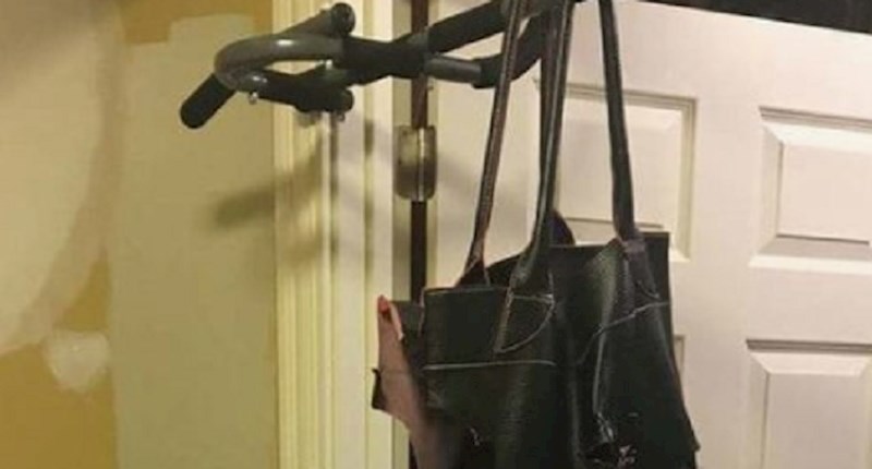 Smijat ćete se kada vidite zbog čega je ovaj tata kupio žensku torbicu