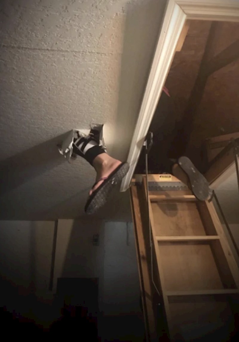 "Moja žena išla je na tavan po božićnu jelku, ovako sam ju pronašao"