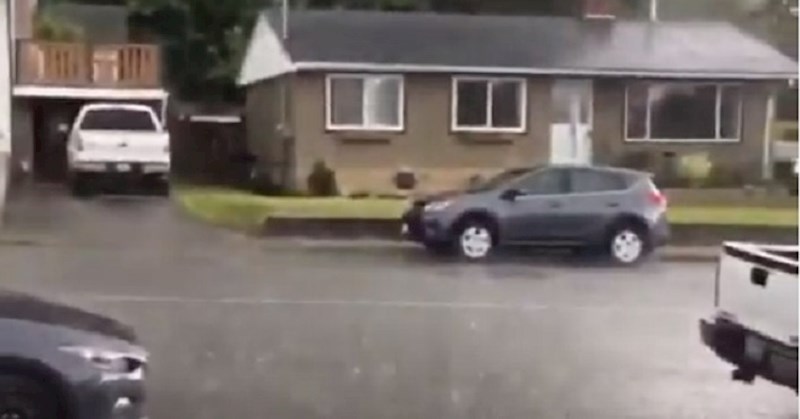 Snimala je kako pada kiša, ali ovo što se dogodilo nikako nije očekivala