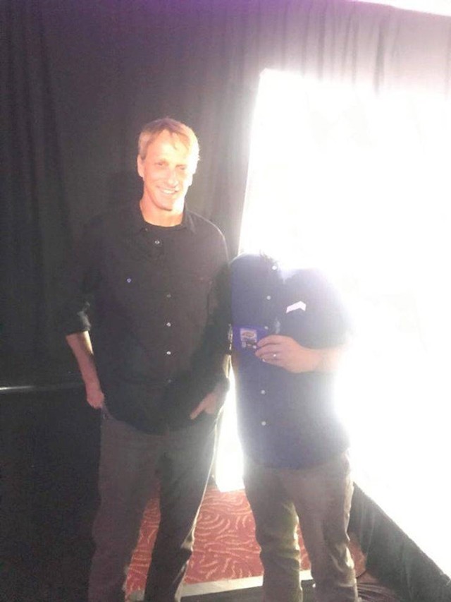 Čovjek se fotografirao s Tony Hawkom. Ovo je rezultat