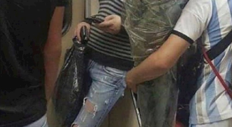 Što si skrivio? Pogledajte zbog čega su se svi smijali ovom putniku u javnom prijevozu