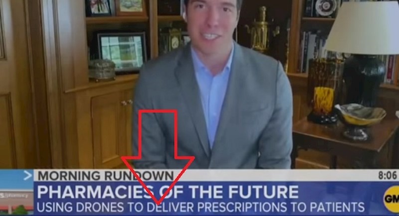 Novinar je izvještavao uživo iz svog doma, ljudi su primijetili nešto potpuno ludo