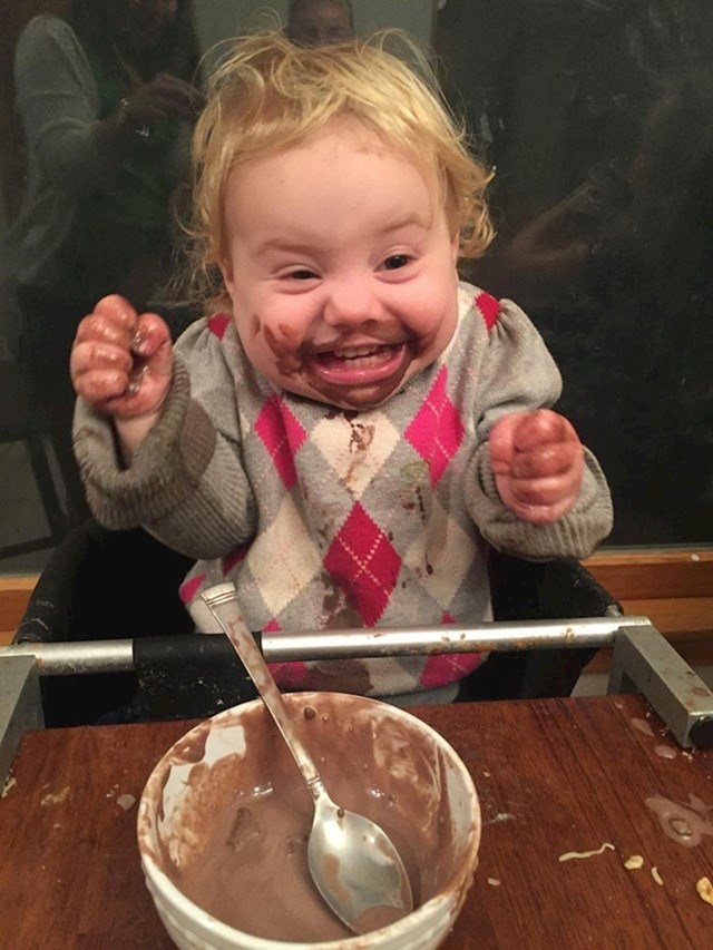 Reakcija kada je probala čokoladnu tortu