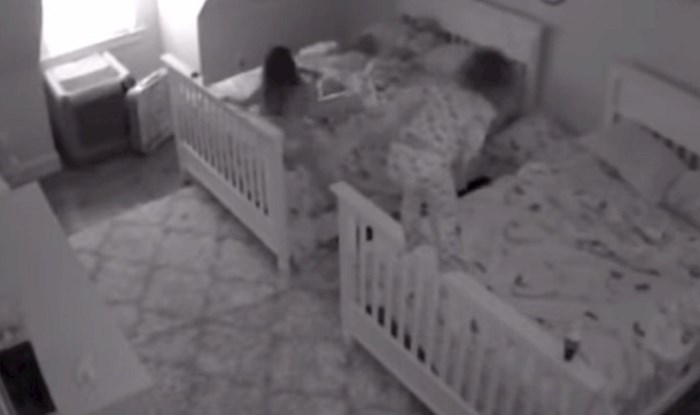 Kamera u dječjoj sobi snimila je urnebesnu scenu, roditelji nisu znali bi li se smijali ili plakali