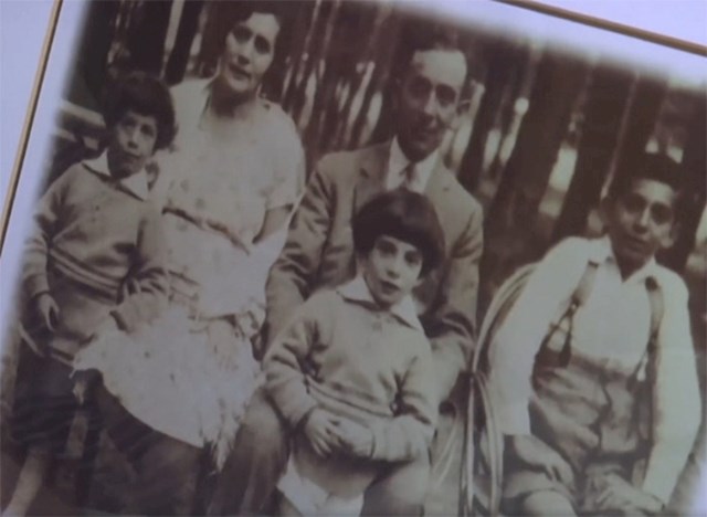 Eliahu Pietruszka imao je samo 24 godine kada je 1939. pobjegao iz Poljske u Rusiju, ostavivši iza sebe roditelje i mlađu braću blizance