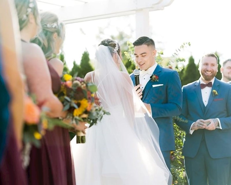 Njihova priča došla je do organizatorice vjenčanja, Laurel Grench, koja je ponudila besplatno svoje usluge organiziranja ovog posebnog dana.