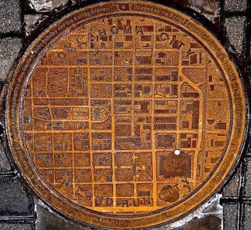 Šahtovi na koji je mapa grada. Bijela točkica označava vašu poziciju