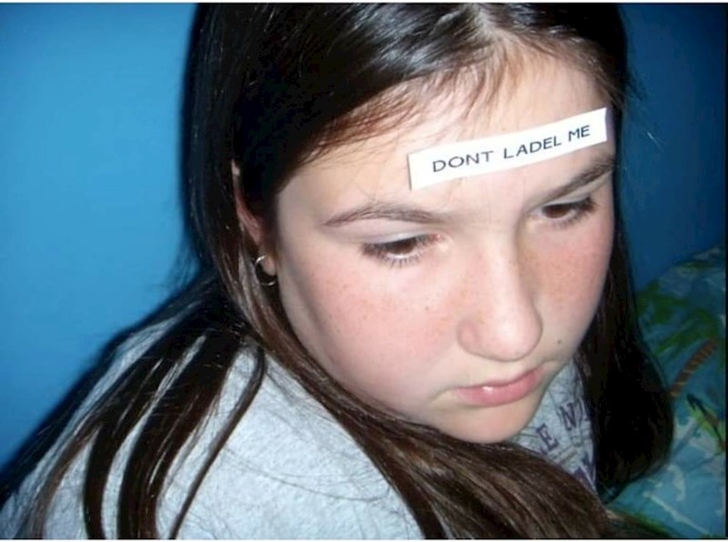 "Moja prijateljica je prošla emo fazu. Htjela je poručiti svijetu da ju ne stavlja u kalupe (don’t label me), ali nažalost nije znala kako se to piše..."