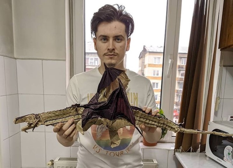 "Ovo je origami zmaj iz jednog komada papira bez rezova! To je jedno od mojih najdražih postignuća. "