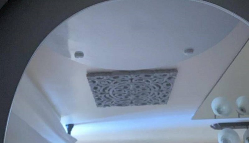 Mama je pronašla svoj mobitel u wc školjci, ova fotka otkrila je krivca