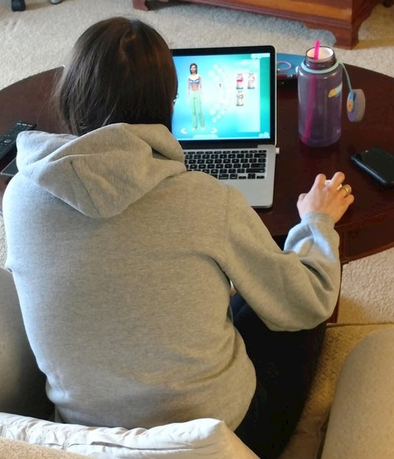 "Instalirao sam joj Simse, već 3 dana mogu raditi što god želim!"