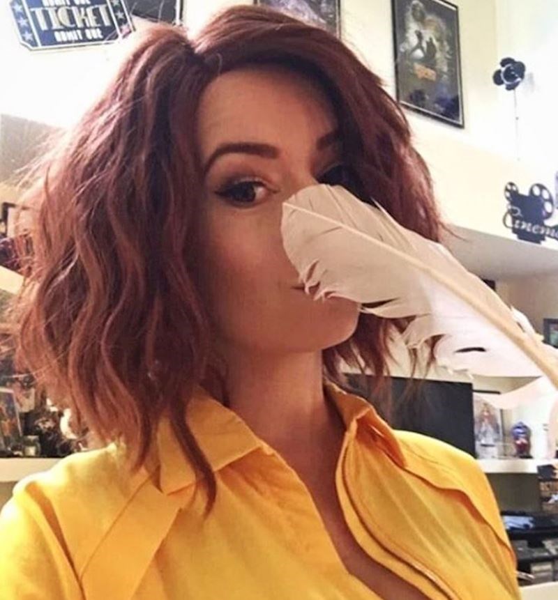 Samog sebe poškakljati