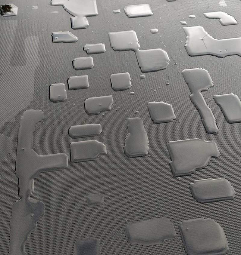 Način na koji su se formirale kapi kiše na trampolinu