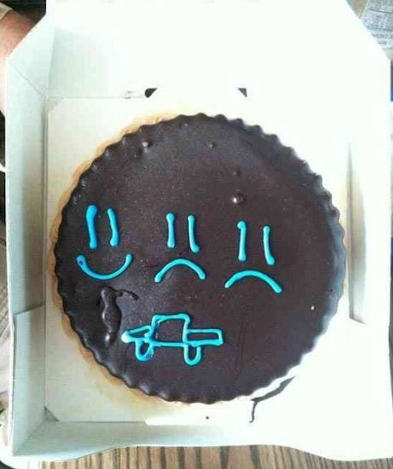 Od tri sestre blizanke samo je jedna položila vozački ispit. Ovo je torta koju im je tim povodom naručio tata