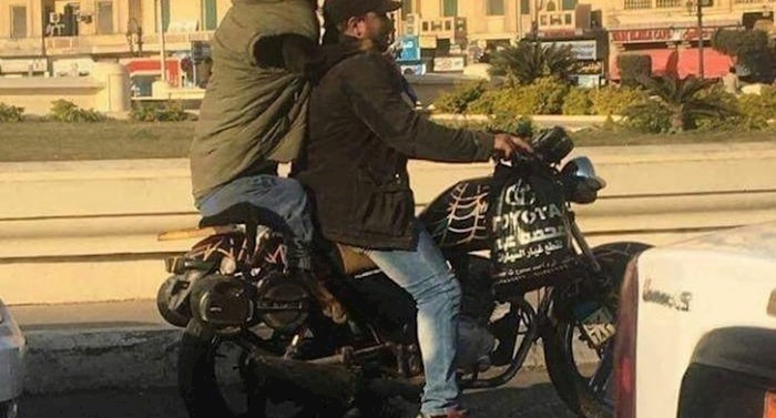 Ljudi su trljali oči jer su mislili da ne vide dobro, pogledajte koga ovaj tip vozi na motoru