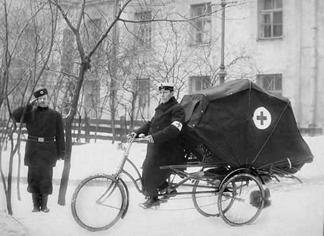 Ambulantna kola s početka dvadesetog stoljeća