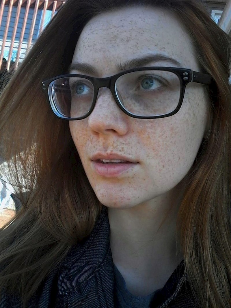 "Uvijek sam prekrivala svoje pjegice debelim slojem pudera, dok mi netko nije rekao da su one prirodne šljokice"