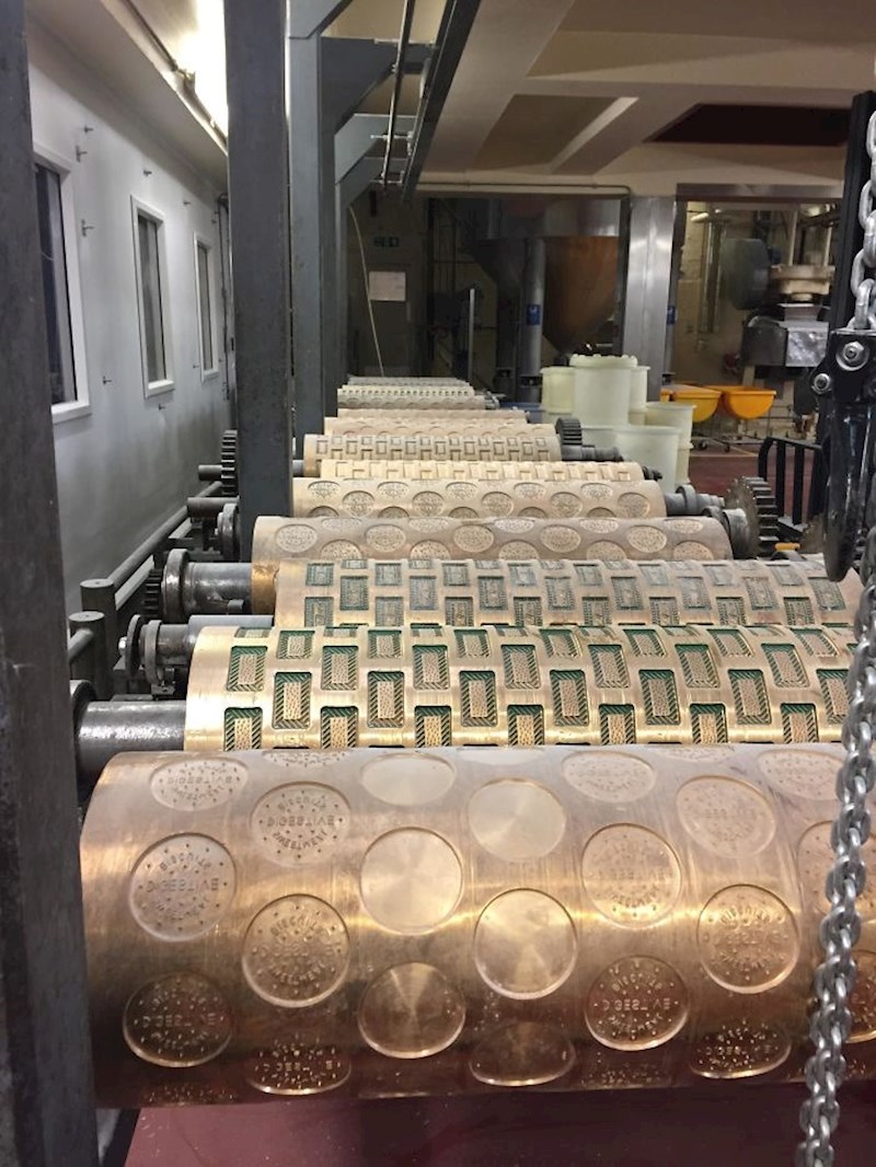 Tvornička proizvodnja biskvita u kalupima