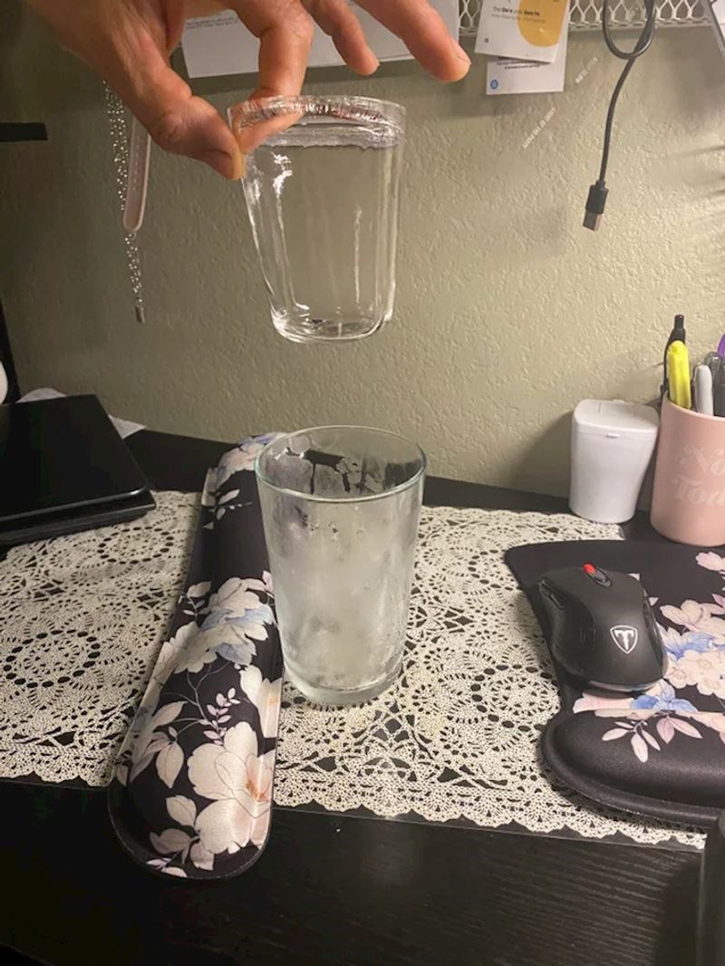 "Moj je tata stavio čašu u zamrzivač i uspio iz nje izvući ovaj led"