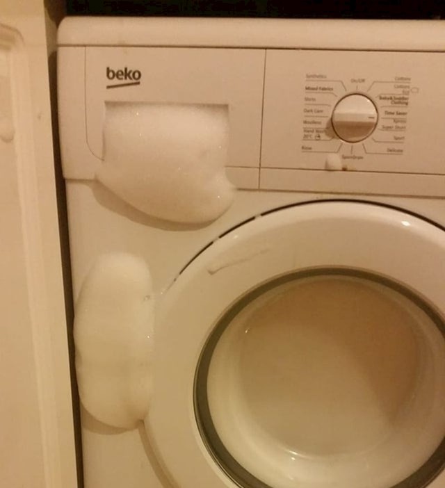 Ljudi koji su samo htjeli oprati svoju odjeću, ali sreća nije bila na njihovoj strani "ovo ne izgleda dobro..."