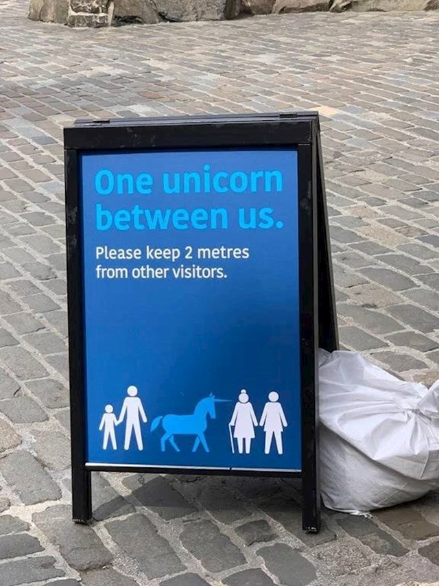 Znak u škotskom gradu Edinburghu