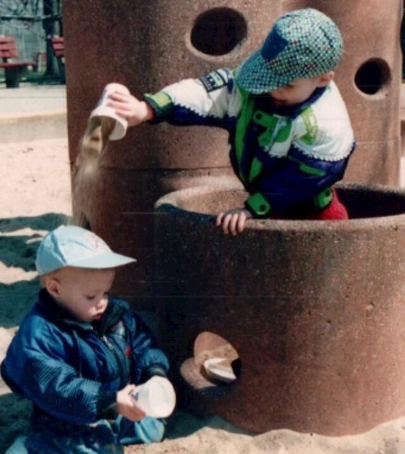 "Ovo je moja omiljena fotka iz djetinjstva. Djed je uhvatio savršen moment bar prije mojih suza"