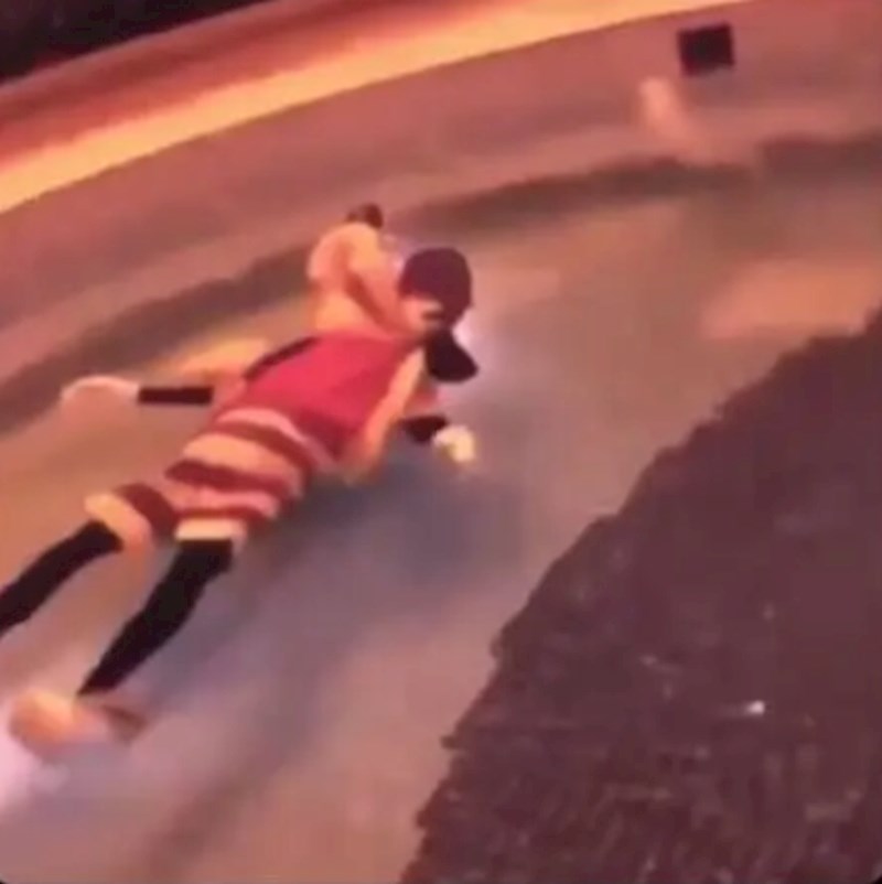 U bazenu smo se pravili mrtvi, da vidimo jel ikome stalo