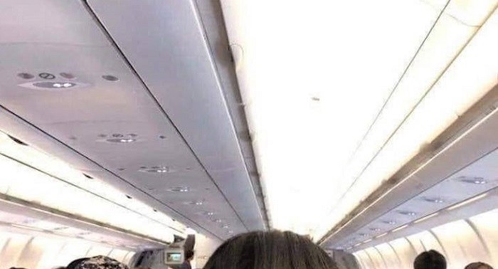 Putnica u avionu je bila zgrožena ponašanjem žene ispred sebe