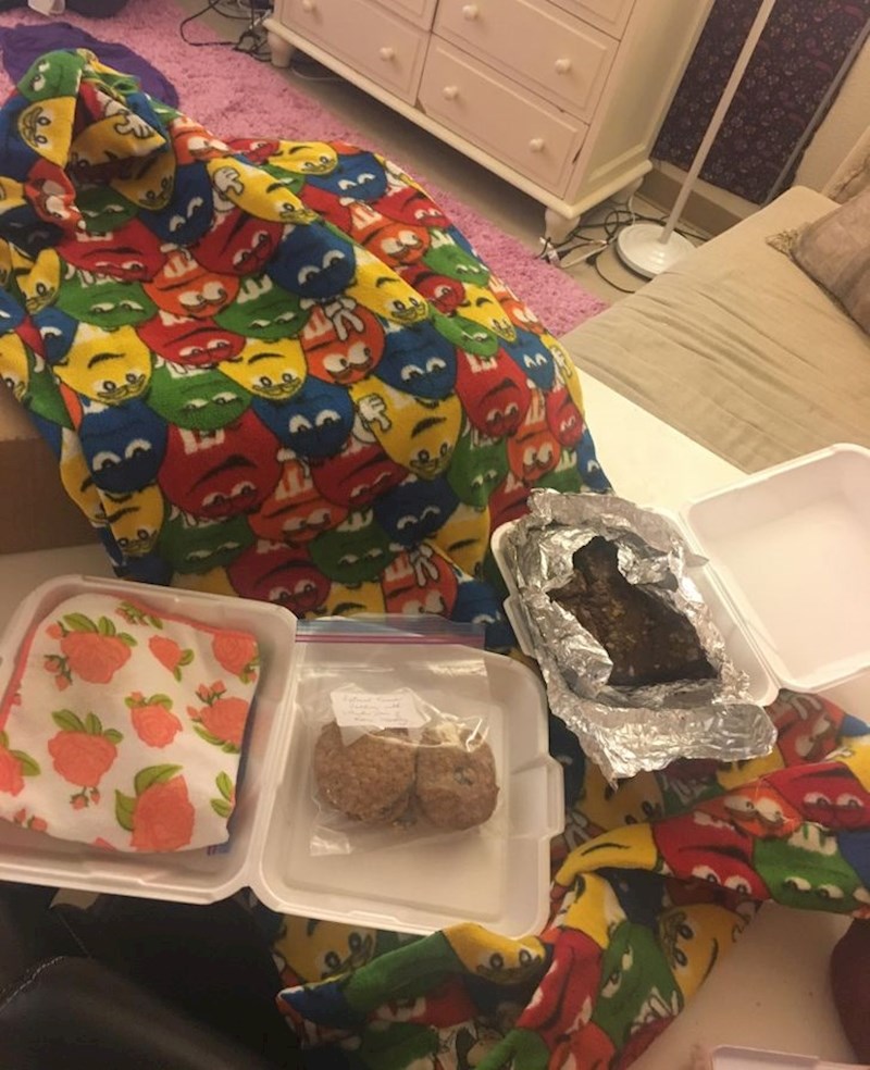 "Ostavila sam svoju deku kod bake, ona mi je poslala deku i ove kolače"