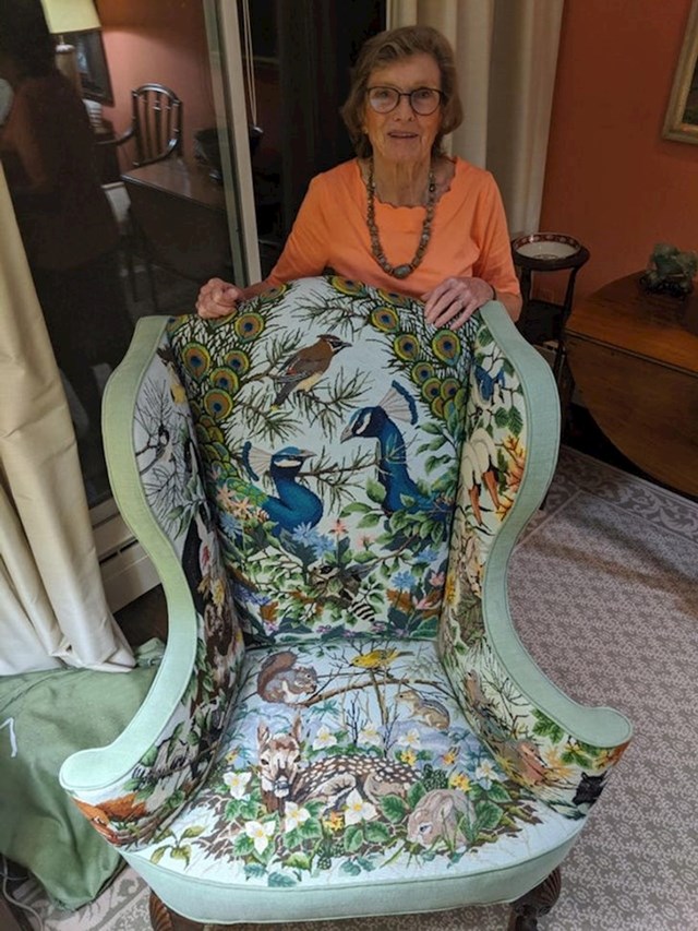 Žena je 25 godina ukrašavala ovu fotelju