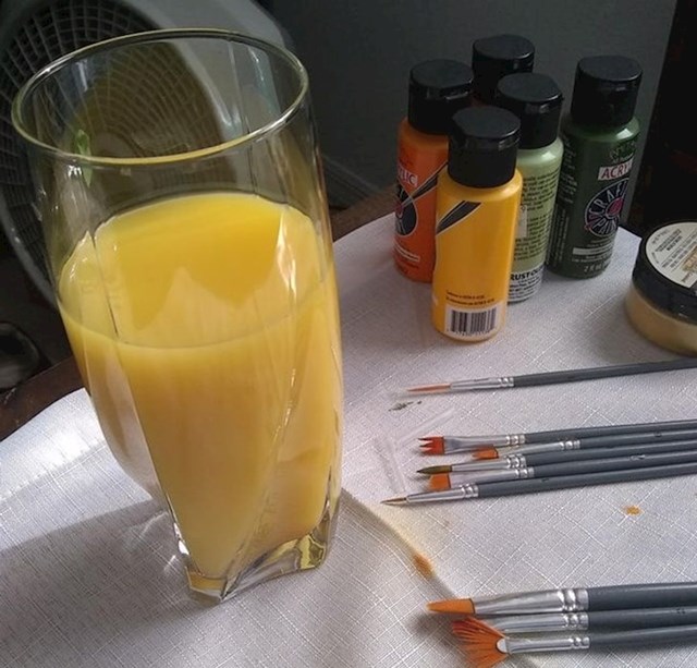 "Moja žena je skoro popila ovaj sok od naranče..."