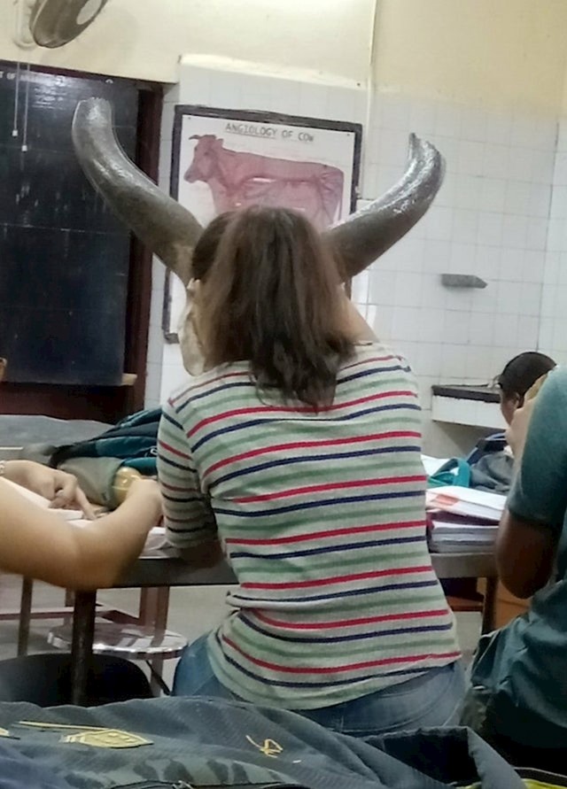Kad ti se smije cijeli razred, a nije ti jasno zbog čega...