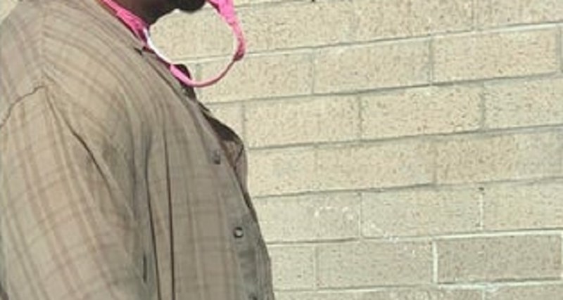 Liku je za masku poslužilo nešto što je našao u ormaru svoje žene, ovo je sve