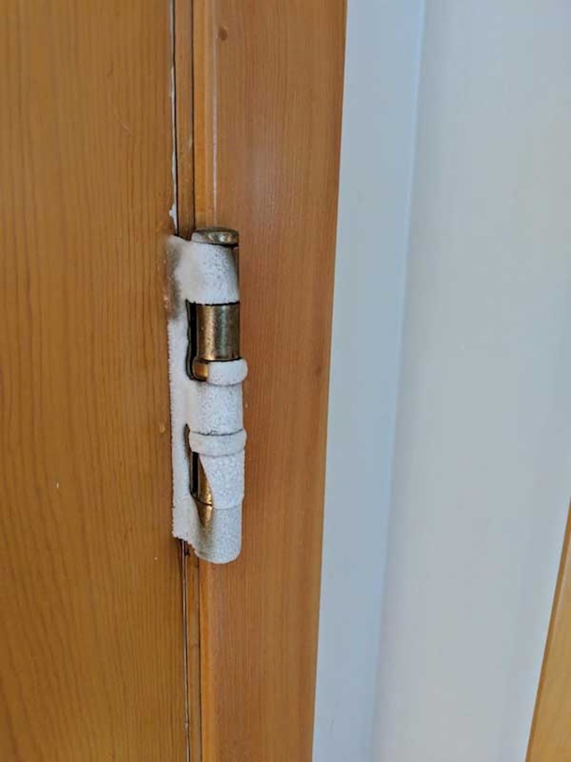 Vrata sa unutarnje strane kuće...