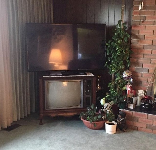 "Moja tetka je kupila novi televizor i stavila ga na stari..."