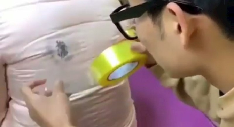 VIDEO Tip je uklanjao mrlju s djevojčine jakne, ali je uklonio puno više od mrlje