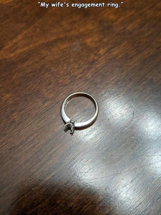 "Vjenčani prsten moje žene". A gdje je dijamant?